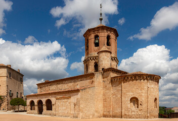 Fototapeta premium The Church of San Miguel in Almazán, Soria, Spain, is a 12th-century Romanesque landmark on the Plaza Mayor.