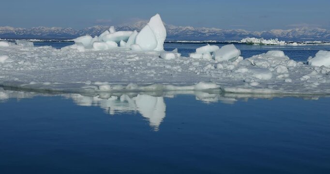 オホーツク海の流氷と知床半島