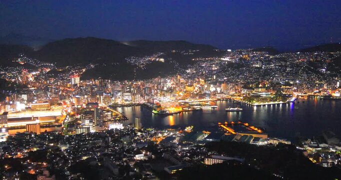 稲佐山山頂展望台から長崎市街の夜景