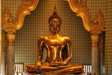 Golden Buddha Statue at Wat Traimit in Bangkok © atosan