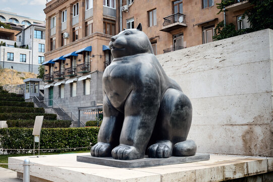 The bronze sculpture "Cat" by renowned Colombian artist and sculptor Fernando Botero.