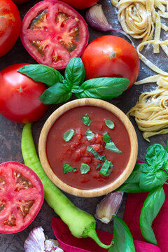 Homemade tomato sauce with basil.