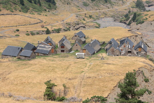 Les grandes de Moudang, commune de Trameza&iuml;gues, vall&eacute;e d'Aure (Occitanie, Hautes-Pyr&eacute;n&eacute;es, France)