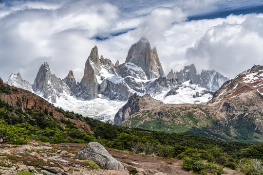 View from Argentina of Mt Fitz Roy (Cerro Chalten) in the Andes mountains, Los Glaciares National Park, Patagonia, Santa Cruz, Argentina-Chile border