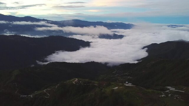 Majestic Peaks of Atok A Sea of Clouds at Dawn