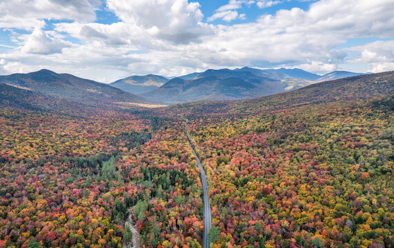 Beautiful autumn colors on the Kancamagus Highway - New England
