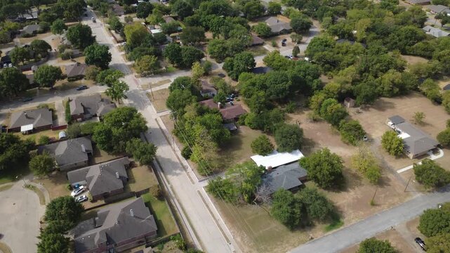 Brick professional office suites border E Pleasant Run Road near Ernie Roberts Park. Dedicated parking bays, lush woodland perimeter frame single story commercial workspace, DeSoto, TX