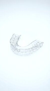 Clear orthodontic aligner tray for teeth straightening treatment