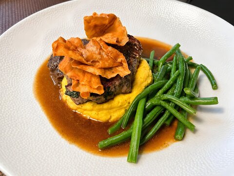 Gourmet Grilled Steak with Wild Mushrooms, Green Beans and Creamy Pur&eacute;e