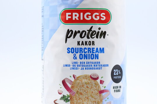 Protein cookies. Healty snack, low carbs. From Friggs. Swedish text. Sourcream and onion taste.