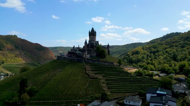 Reveal of Cochem Castle and the Moselle River