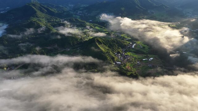高千穂・国見ヶ丘に広がる雲海の絶景 空撮