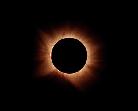 Fotograf&iacute;as del Eclipse Total de Agosto de 2026 en Espa&ntilde;a, en sus diferentes etapas