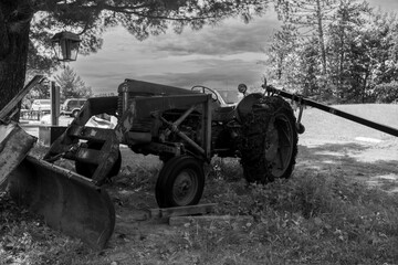 Old farm tractor © Casey