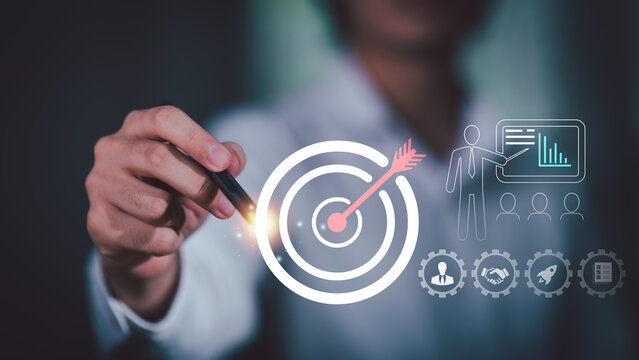 Strategy manager develops strategic planning and goal achievement through target setting, performance analysis, team alignment, leadership, execution, growth, and measurable results.