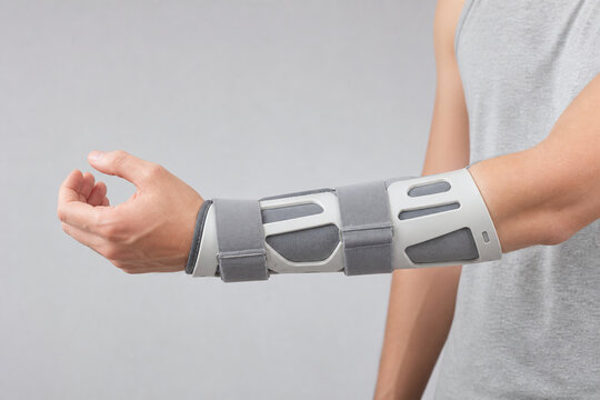 Forearm immobilization brace for wrist recovery concept