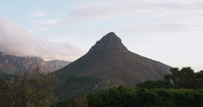 Establishing Shot of Lion&rsquo;s Head Mountain in Cape Town