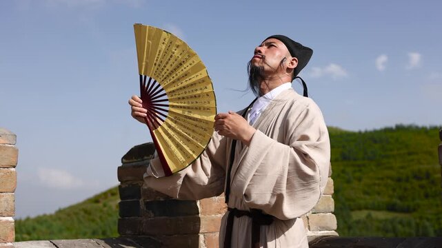 Standing atop the city walls and gazing into the distance, people of old would yearn for their hometowns