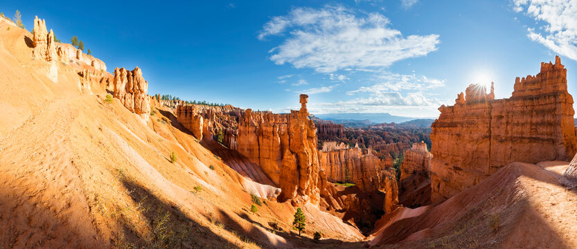 USA, Utah, Bryce Canyon National Park, Thors Hammer at Navajo Loop Trail and other hoodoos in amphitheater