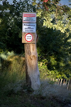 Verbotsschilder Privatgrundst&uuml;ck