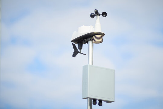Automatic weather station with an anemometer and environmental sensors