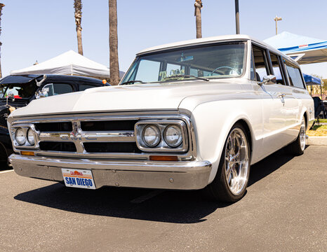 1967 Chevy Suburban 23rd Annual Cruise For the Cause Otay Ranch Town Center Chula Vista California August 3 2025 