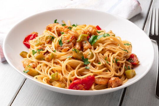 Spaghetti con zucchine e gamberetti, Pasta Italiana 
