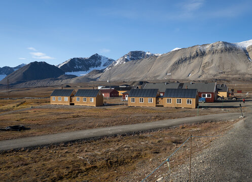 Yellow houses in Ny-Alesund