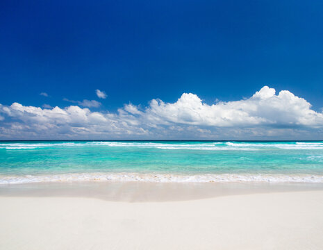 Beach and beautiful tropical sea. tropical beach in Maldives
