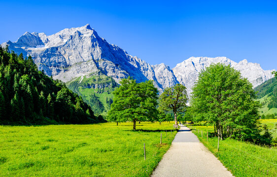 famous valley in austria - alpe eng