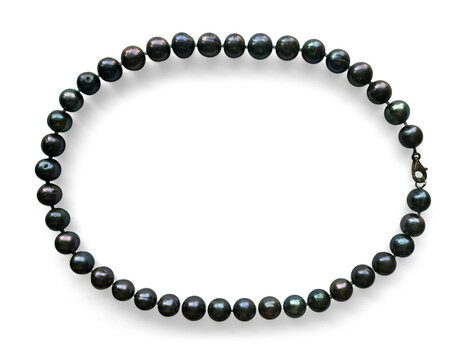 Black Pearl Beaded Necklace With Metallic Clasp Arranged In Oval Shape