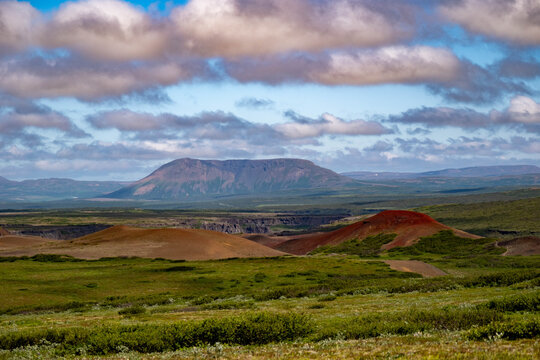 Rau&eth;h&oacute;lar Red Craters, J&ouml;kuls&aacute;rglj&uacute;fur