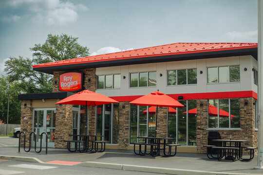 Roy Rogers Restaurant Storefront and Outdoor Seating Area in New Jersey, August 13, 2026