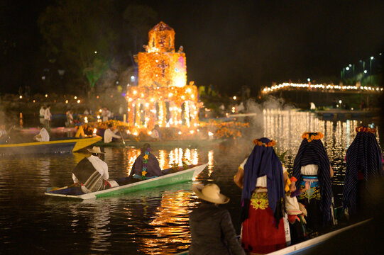 D&iacute;a de Muertos en la isla de Uranden Michoac&aacute;n
