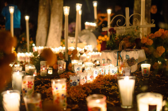 Altares de D&iacute;a de Muertos