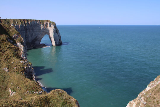cliff (manneporte) and atlantic ocean in &eacute;tretat in normandy in france 