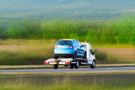 Assistance for automobile problems on the road