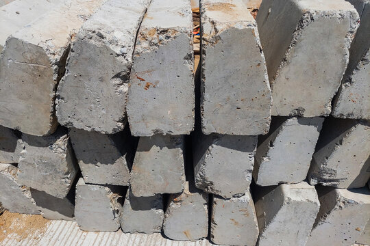 Concrete kerbstones are precast concrete elements that serve to lock the edge structure of the road in place.