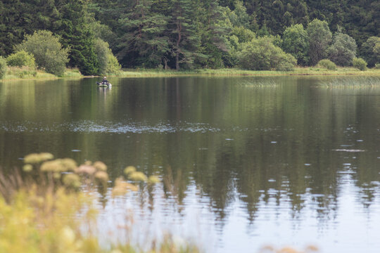 Le lac de Bourdouze est un lac situ&eacute; dans le d&eacute;partement du Puy-de-D&ocirc;me &agrave; proximit&eacute; du puy de Sancy. Le lac est situ&eacute; sur la commune de Besse-et-Saint-Anastaise.