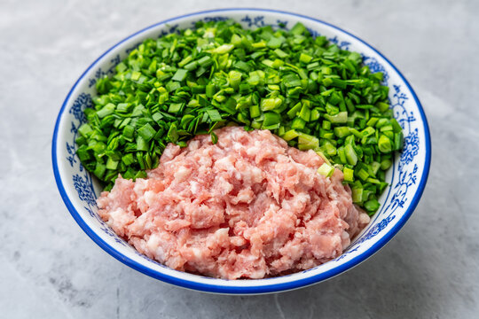 Nutritious and Healthy Dumpling Filling &ndash; A Bowl of Chopped Garlic Chives and Minced Pork