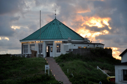 Marienh&ouml;he am Damen Pfad 42a auf Norderney: Rundumblick im traditionellen Kaffeehaus  und l&auml;ssigem Restaurant.
