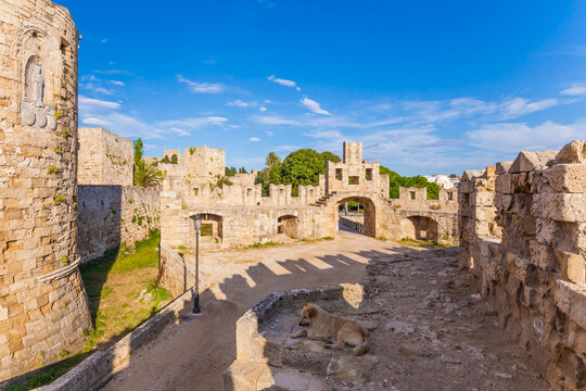Greece, Rhodes, old town, city wall and Paul bastion