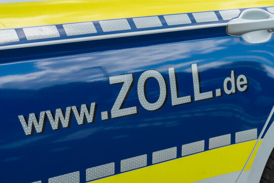 Deutscher Zoll Streifenwagen