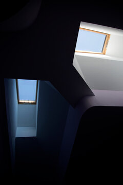 A fragment of a ceiling in a room's interior