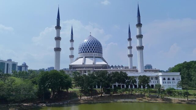 Sultan Salahuddin Abdul Aziz Mosque in Shah Alam, Malaysia.