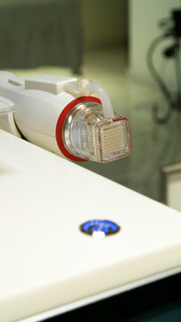 A multifunctional device for microneedle RF lifting. Aesthetic procedures for non-surgical lifting, smoothing fine lines, minimizing pores, regulating sebum production, and evening out skin texture.