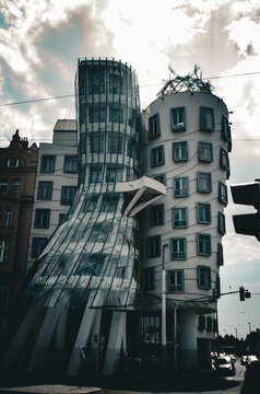 Building Fa&ccedil;ades in Prague, Czech Republic