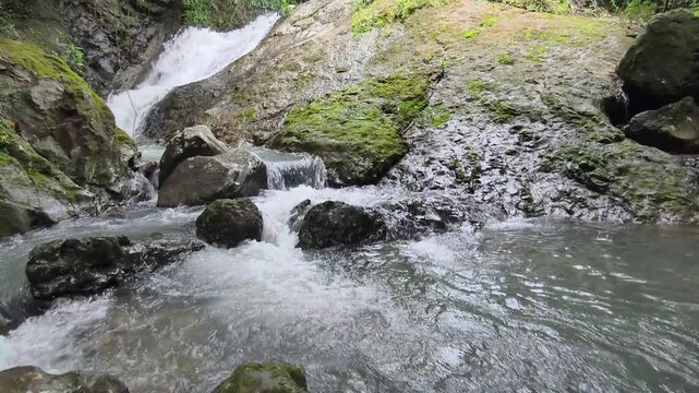Recorridos entre rios, monta&ntilde;a y cascadas
