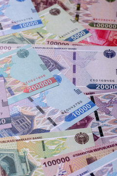 Uzbekistan, uzbek paper banknotes som for settlements and financial transactions. Uzbek som