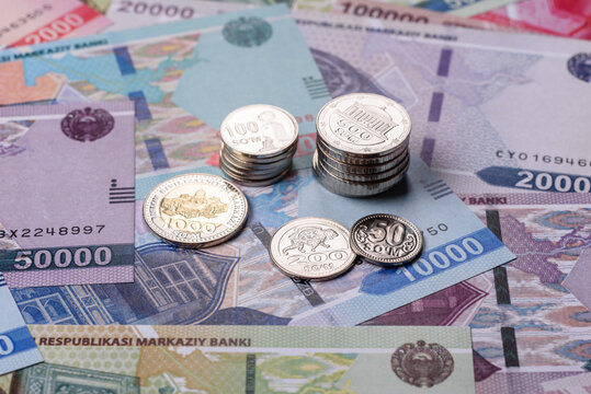 Uzbekistan, uzbek paper banknotes som for settlements and financial transactions. Uzbek som